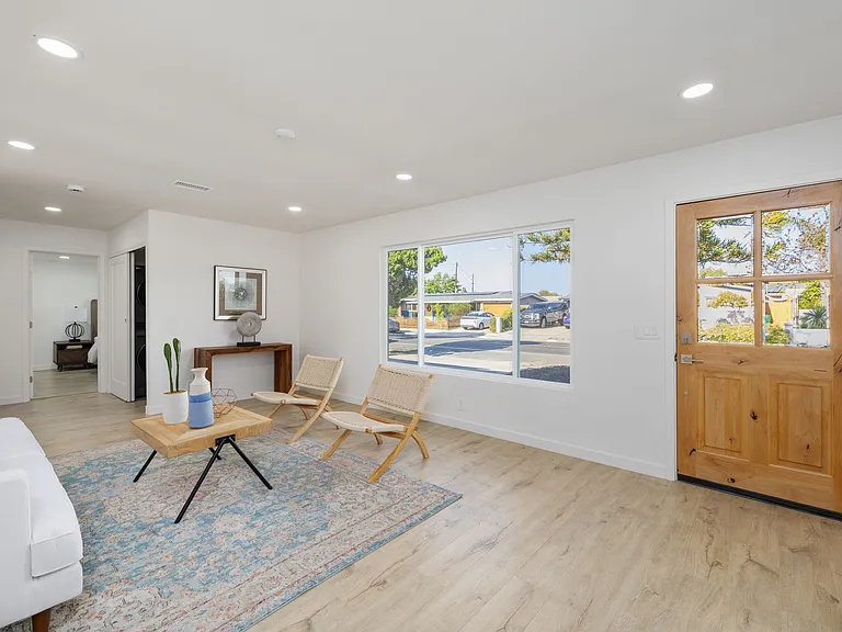 4626 Derrick Dr — Photo 12