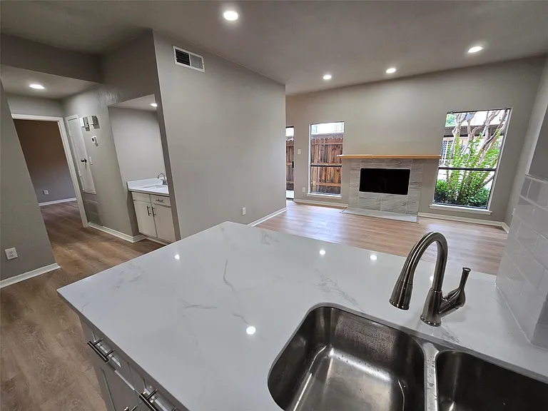 1818 Augusta Dr #15 — Photo 19