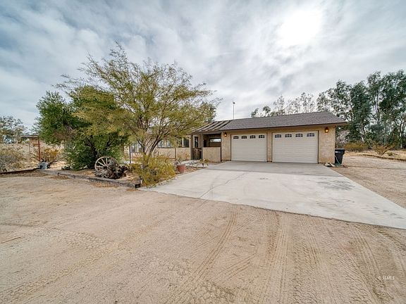 2nd image of 1521 Autumn Way