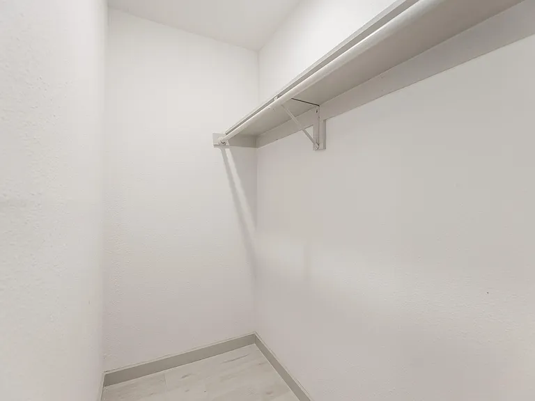 7115 Falling Waters Dr — Photo 23