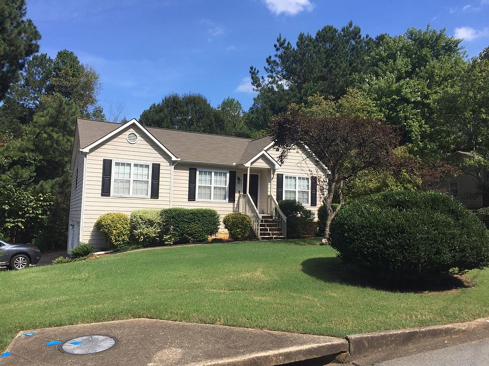 Large front yard on corner lot hundreds of feet from logan p