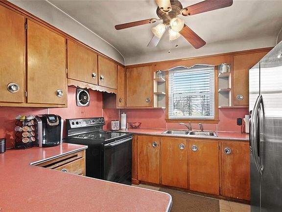5th image of 3853 Timothy Ln
