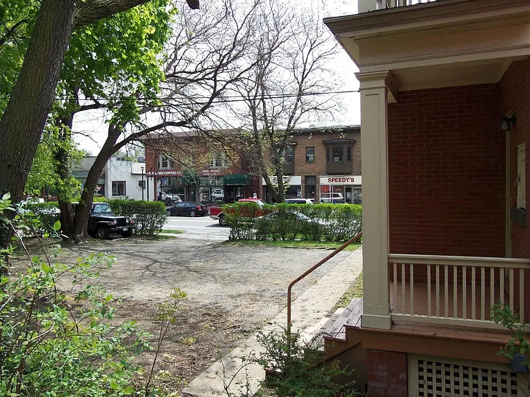 26 Buckingham St #2 — Photo 3