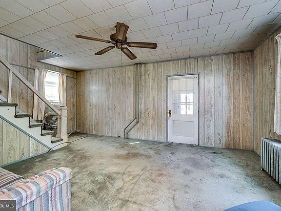 5th image of 1237 Carbon St