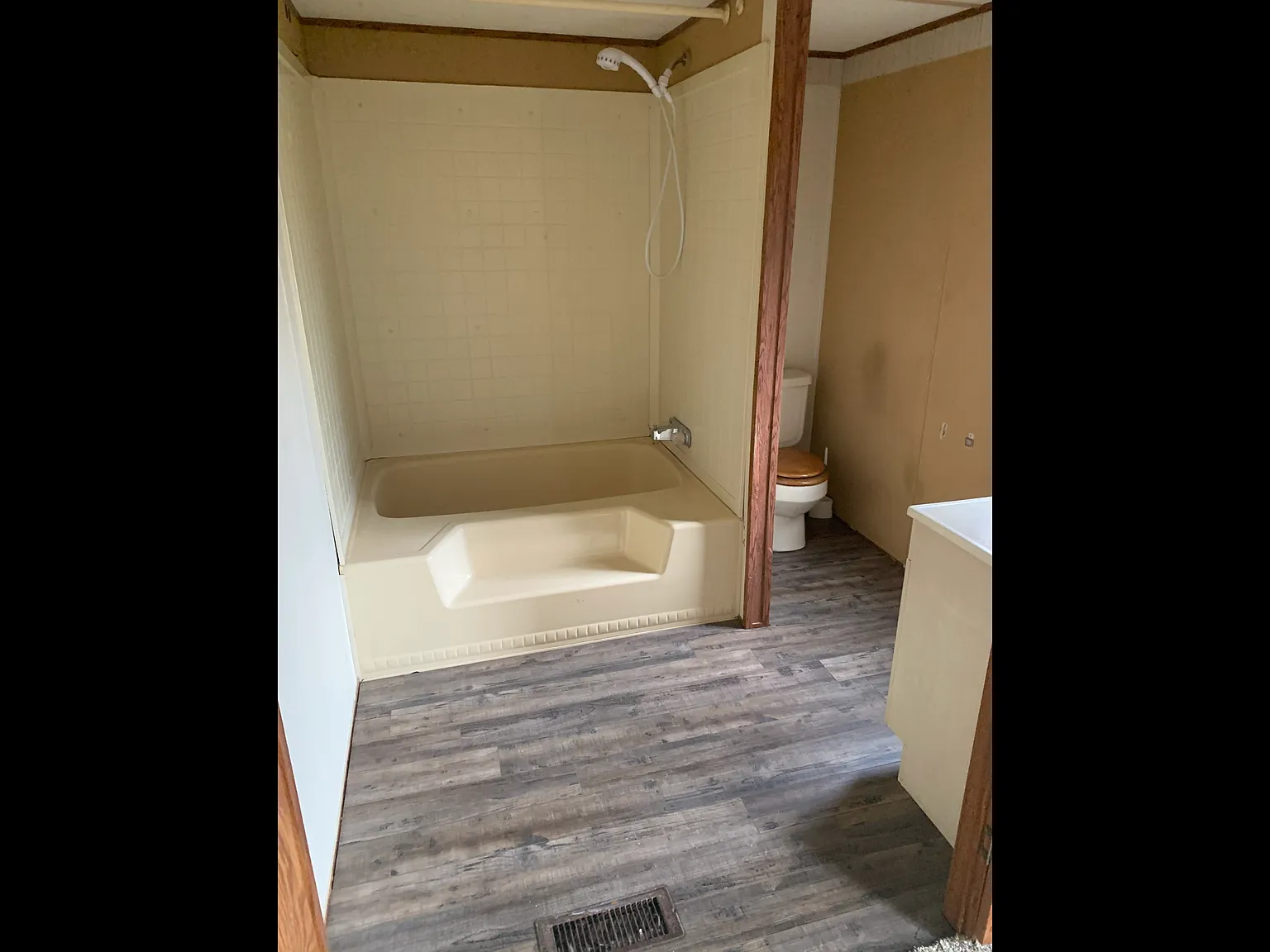 2 bed, $995 — Photo 2