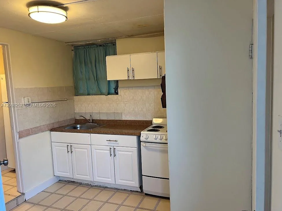 W Miami Shores Sec B — Photo 1