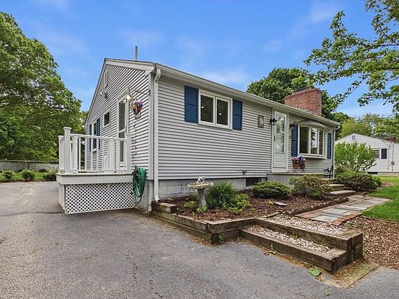4th image of 13 Thrush Ave