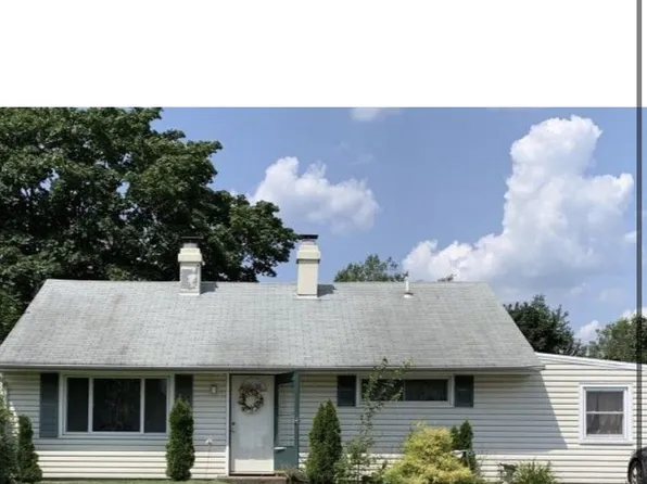 18 Kate Ter, Piscataway, NJ 08854