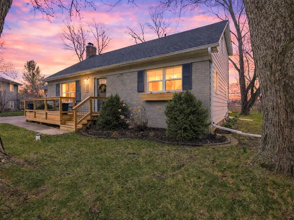 509 Shawnee Dr, Lowell, IN 46356