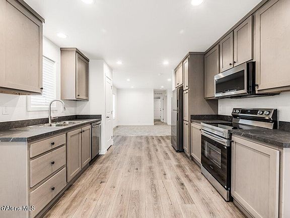 4th image of 115 F St