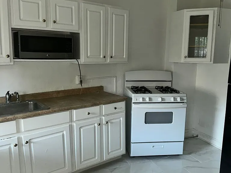 2019 Cecil Ave — Photo 7