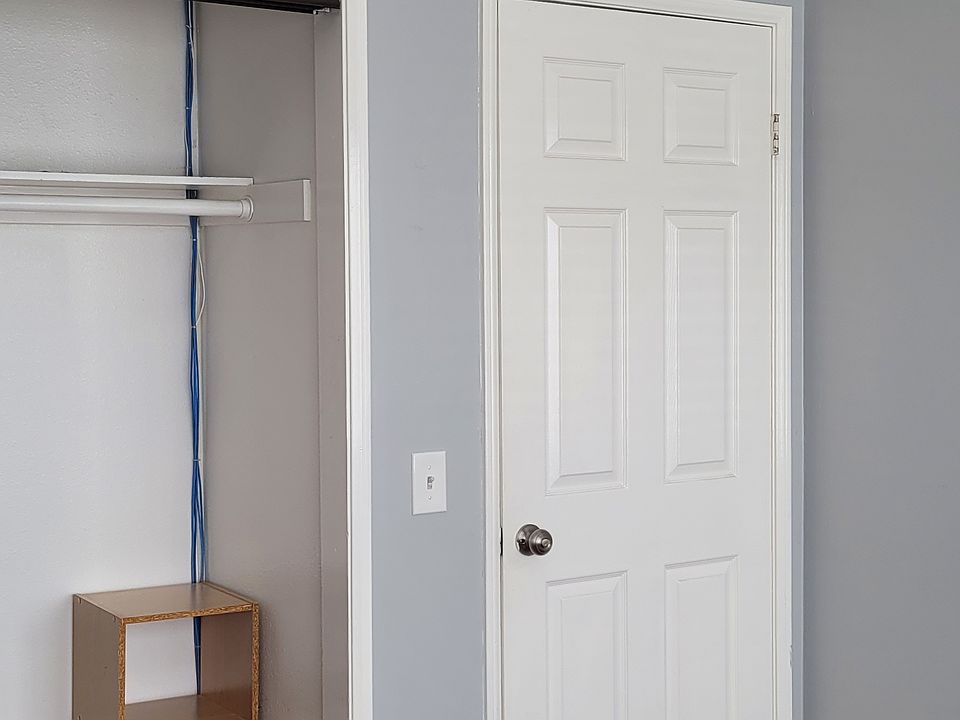 1st image of 2721 Ivanhoe Ave