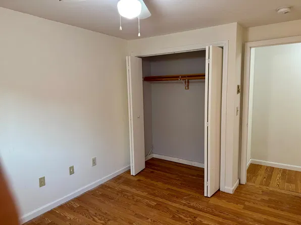 12 Bell Ct APT B1, East Hartford, CT 06108