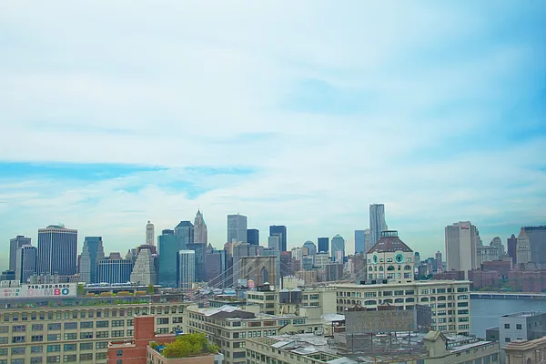 Sold by aptsandlofts.com | media 17