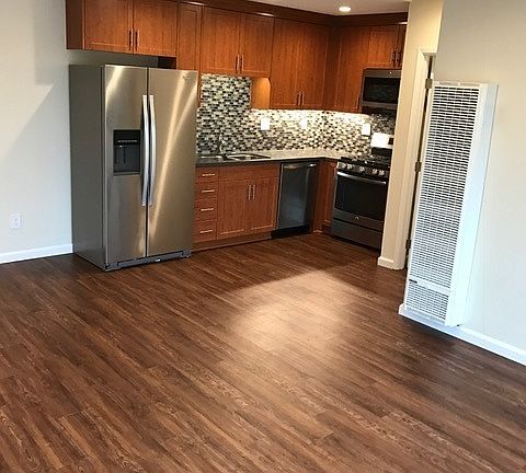 4th image of 1822 3rd Ave APT D