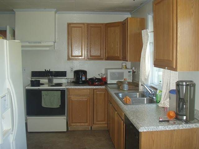 2nd image of 504 S Poplar St