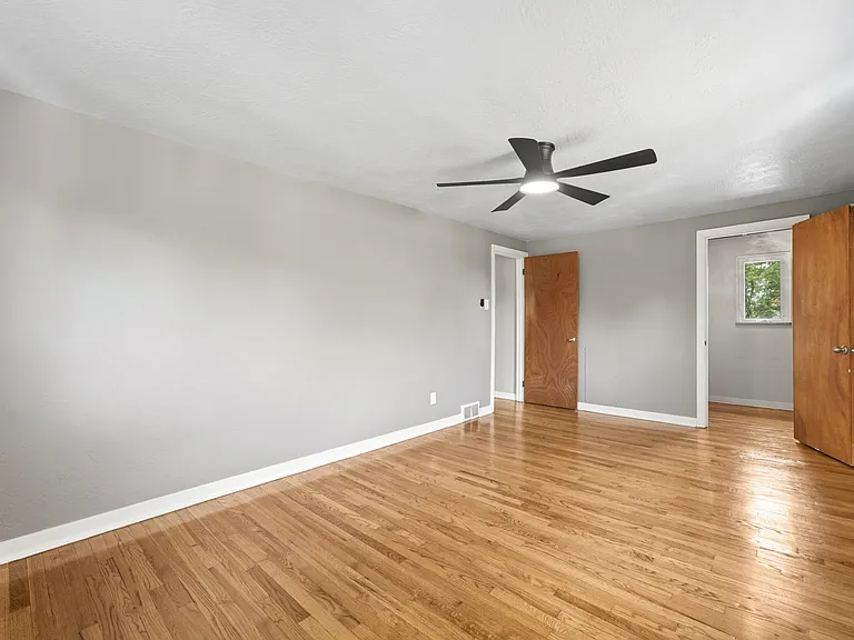 1419 Hawthorne St — Photo 11