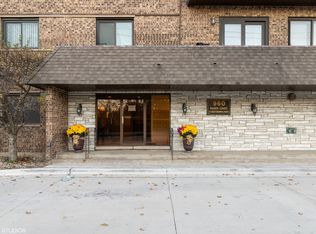 960 S River Rd APT 201, Des Plaines, IL 60016