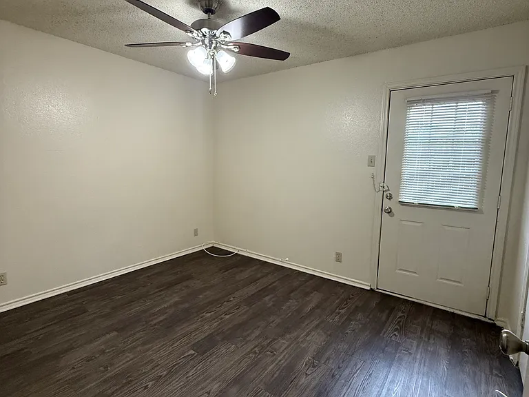 721 Avenue A #9 — Photo 16
