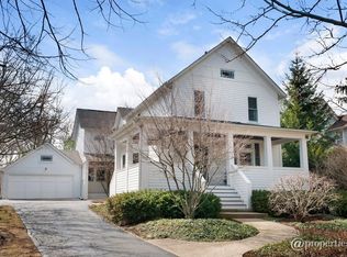 896 Vernon Ave, Glencoe, IL 60022