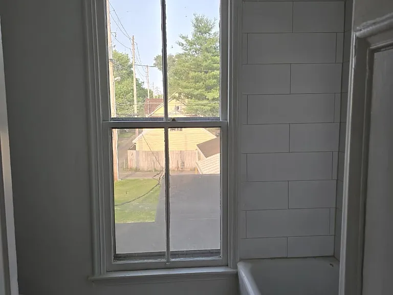 1111-1113 Franklin St — Photo 5