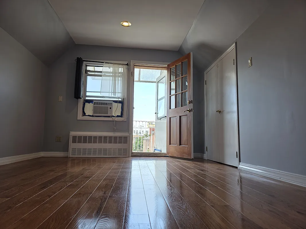 107 Bay 32nd Street 3
