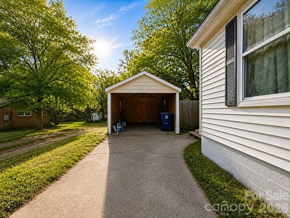 2nd image of 383 E Catawba Ave