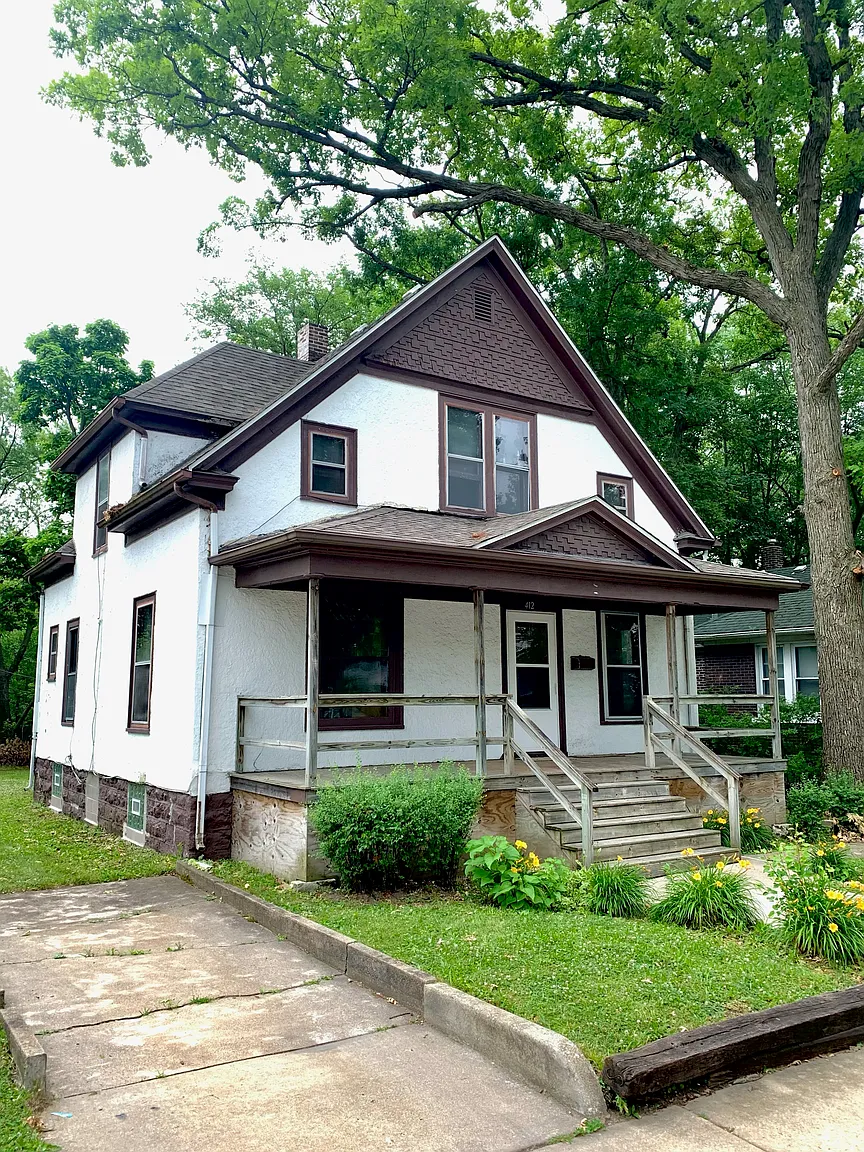 412 Willow Ave photo 1