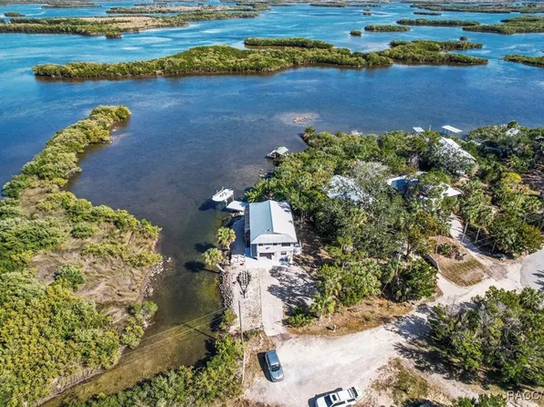 605 N Lake Cir, Crystal River, FL 34429