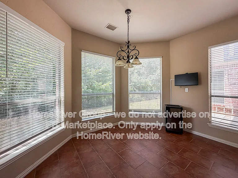 1105 Reese Way — Photo 5