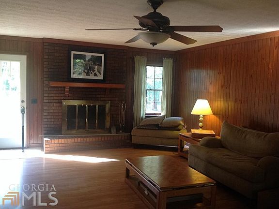 5th image of 3365 Squire Ln SE
