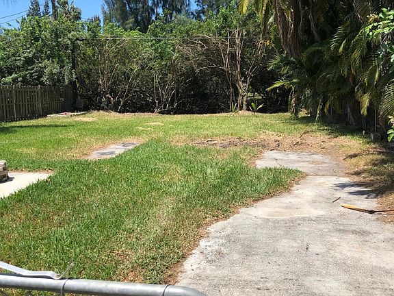 4th image of 11941 Pompano Ave