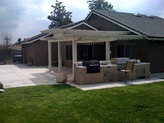 Backyard w/16' BBQ Island