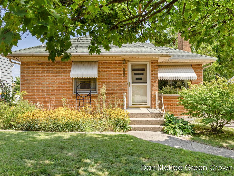1st image of 658 Pine Ave NW