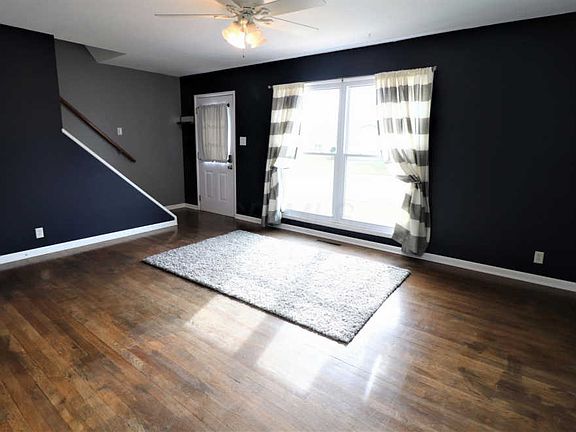 4th image of 19 Westmoor Dr