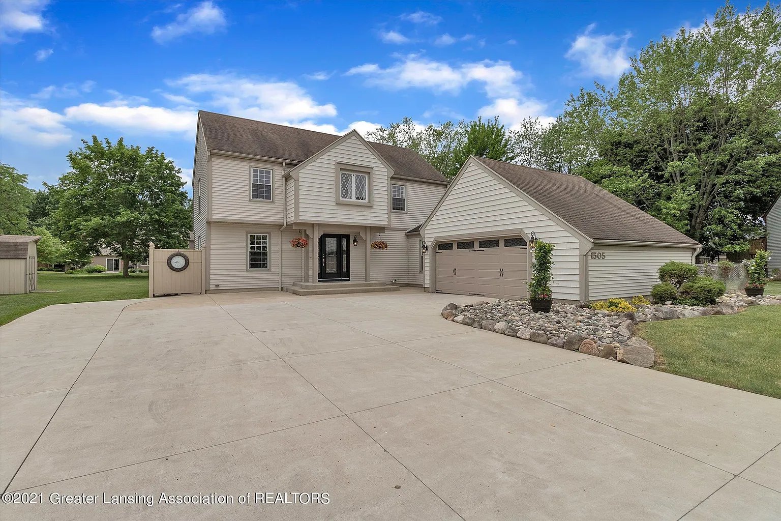 1505 Bentbrook Cir photo 1