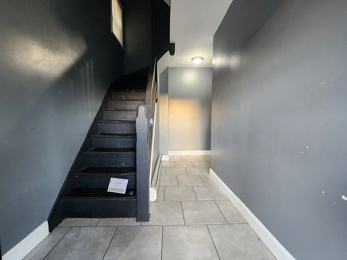 Common Area - 119 Madison Ave #1