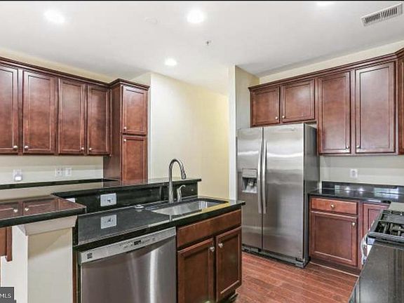 5th image of 5921 Logans Way #1-15