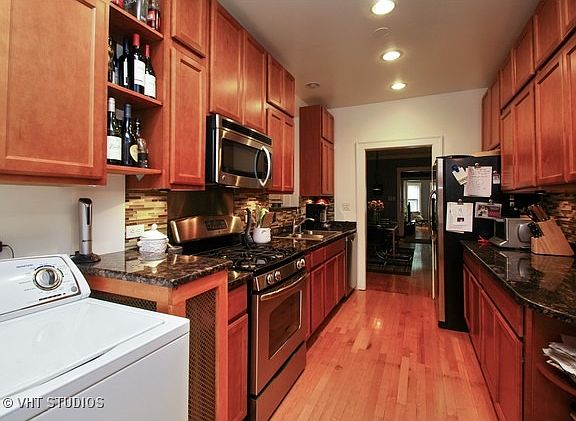 5th image of 6441 N Bosworth Ave