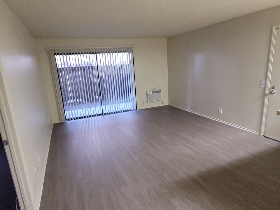 2nd image of 12215 Graham St APT 27