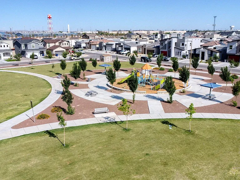 3921 Desert Dunes Dr — Photo 47
