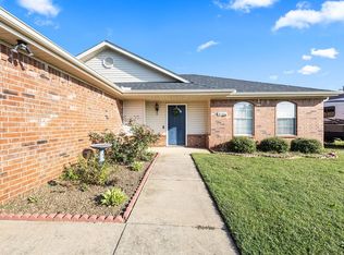 810 Honeysuckle Dr, Centerton, AR 72719