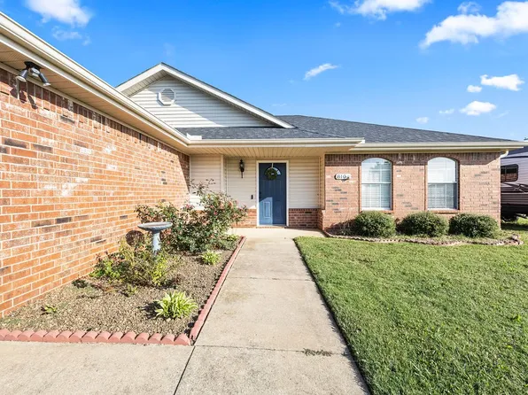 810 Honeysuckle Dr, Centerton, AR 72719