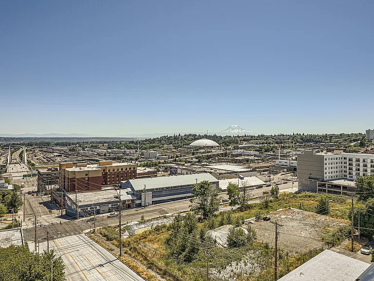 Welcome to AV Lofts! Beautiful views plus in-unit laundry! Up to 8 weeks free! — Photo 26