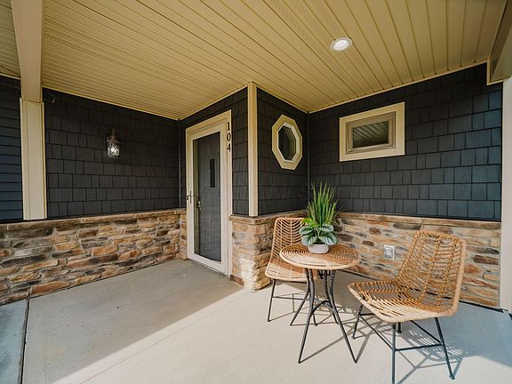 4th image of 104 Willows End