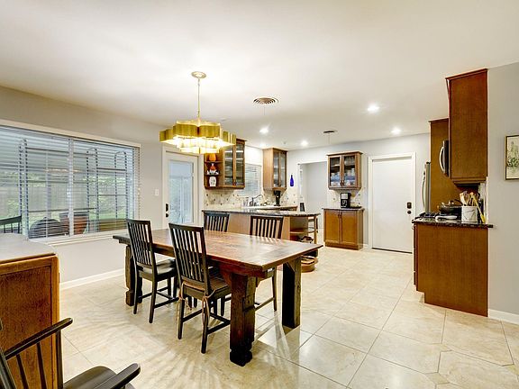 4th image of 1405 Briarcliff Blvd