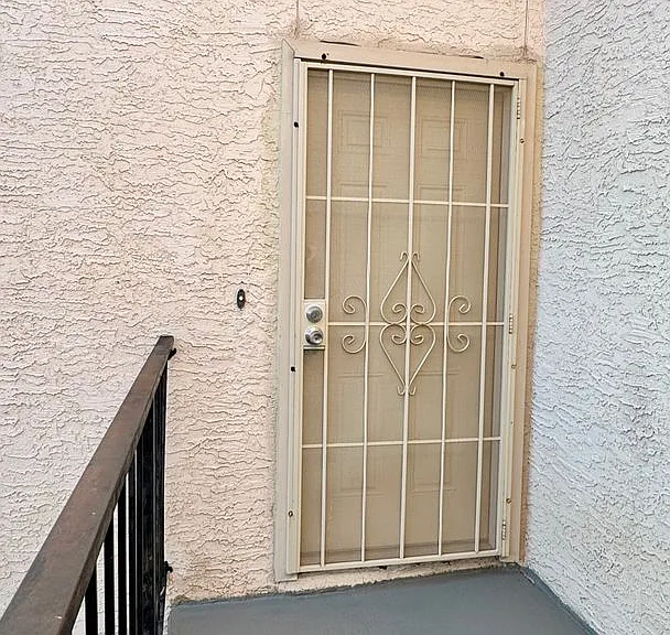 4211 E Palm Ln #202 — Photo 2