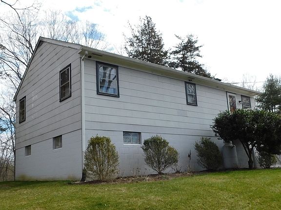 4th image of 381 Bennetts Farm Road
