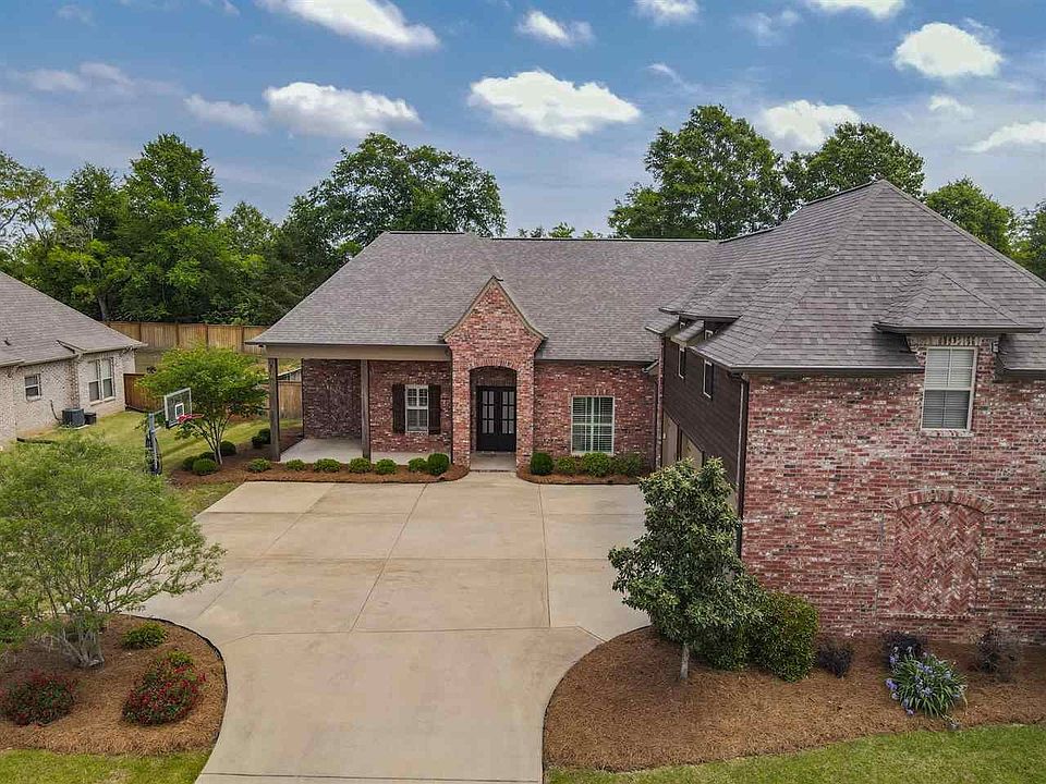 1st image of 170 Bienville Dr