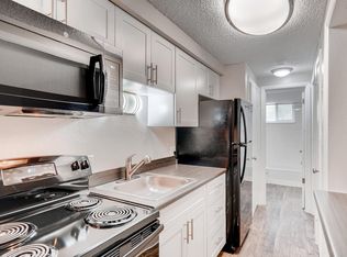 Estrella, Denver, CO 80221